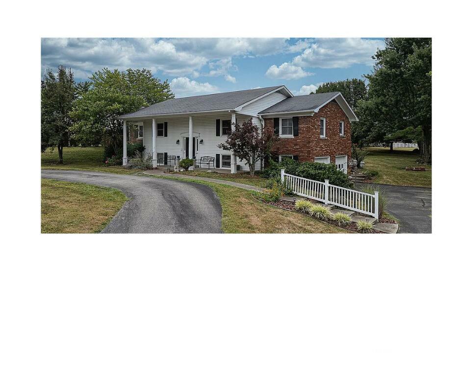 Property Photo: 102 Pleasant Ridge Drive KY 40475