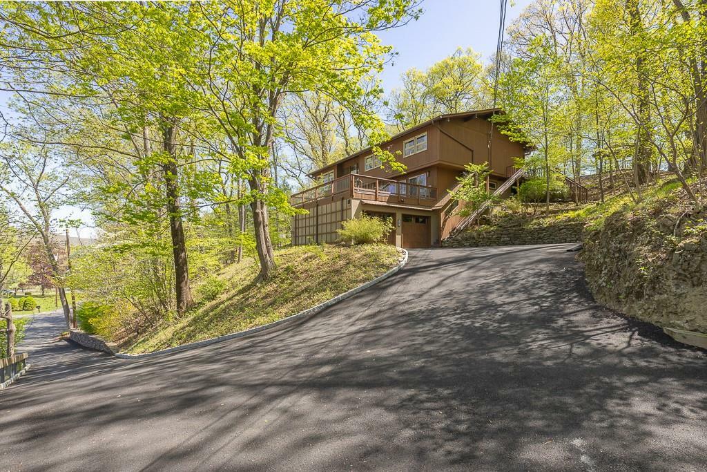Property Photo: 4 Steinway Court NY 10901