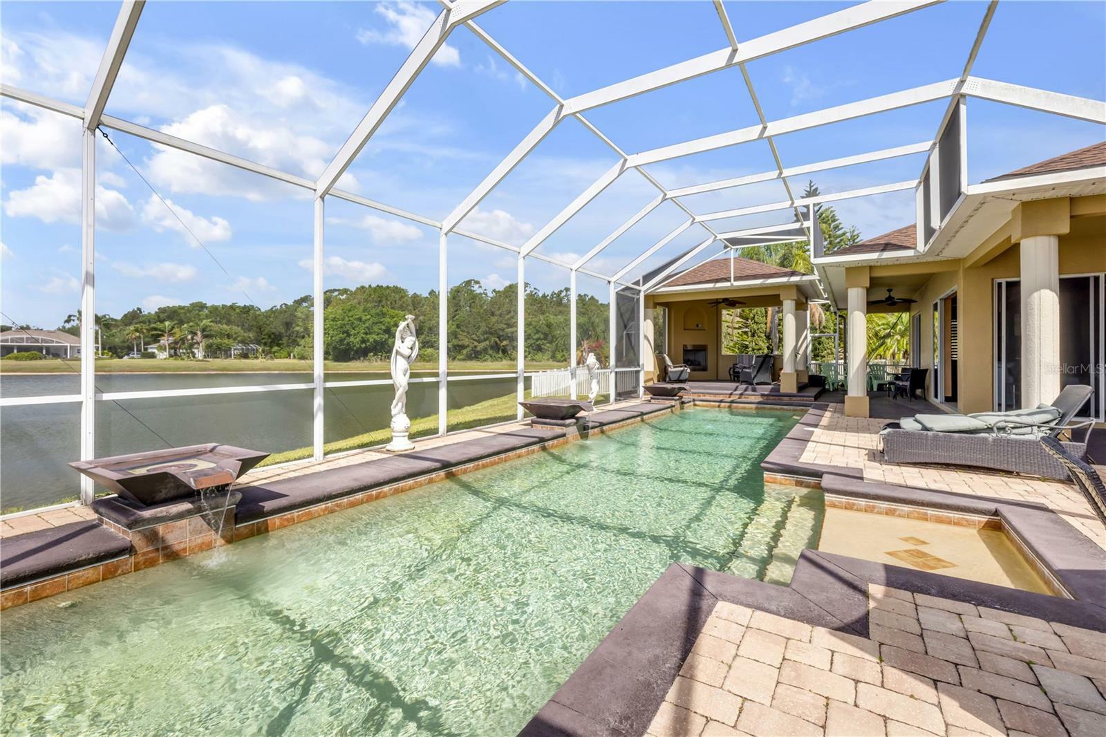 Property Photo: 610 Mura Court FL 32168