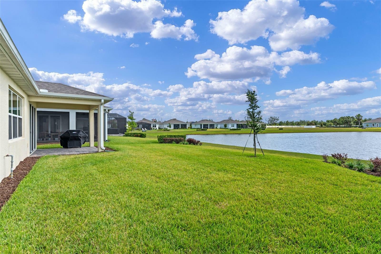 Property Photo: 6121 Blue Pond Way FL 34771