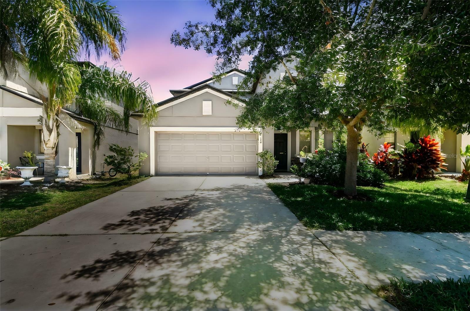 Property Photo: 10148 Rose Petal Place FL 33578