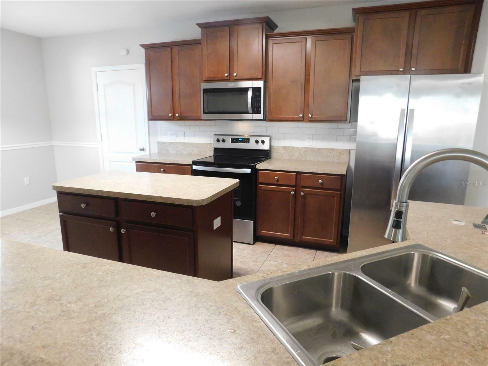 Property Photo: 6954 Glenbrook Drive FL 33811