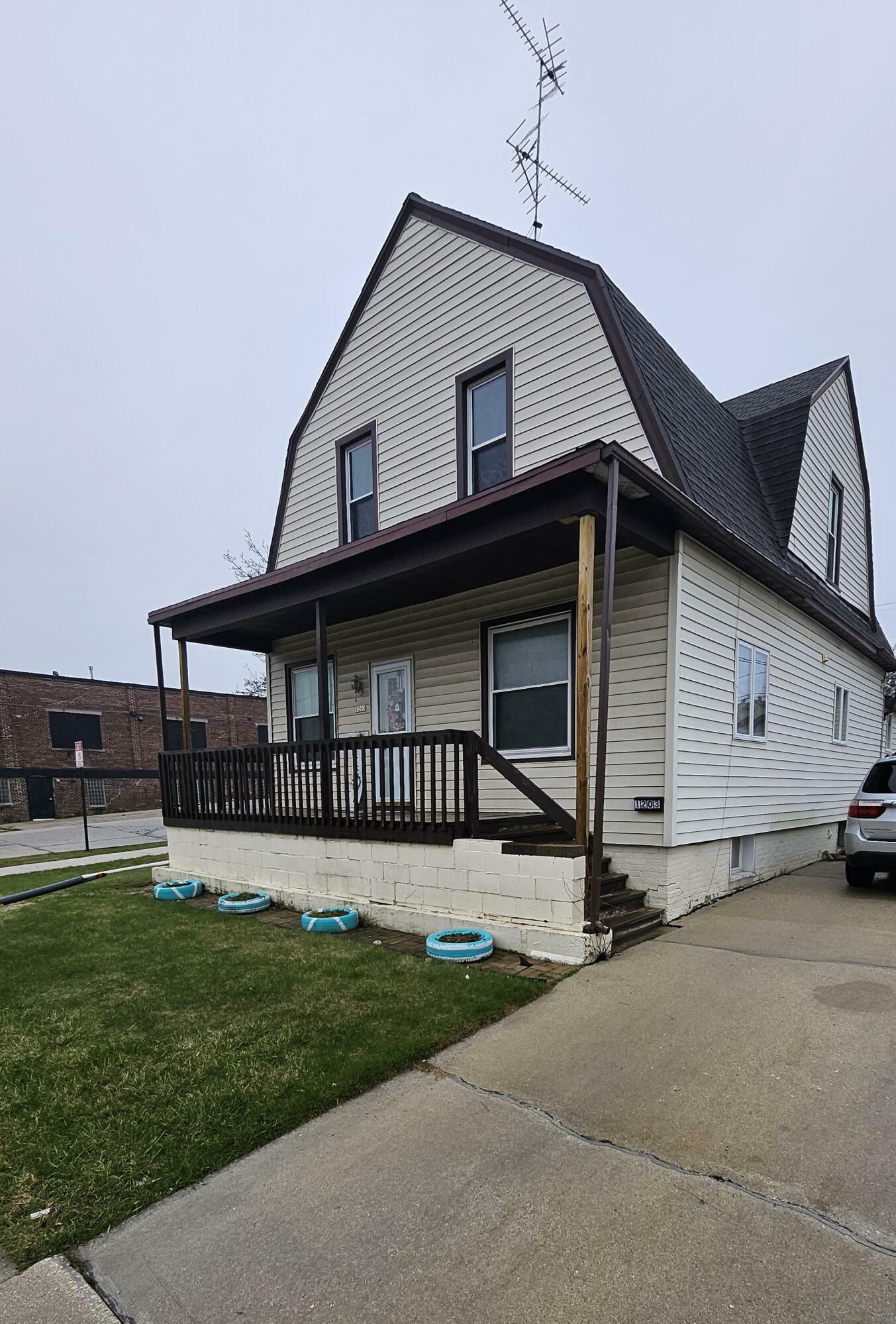 Property Photo: 1203 Indiana Ave WI 53081