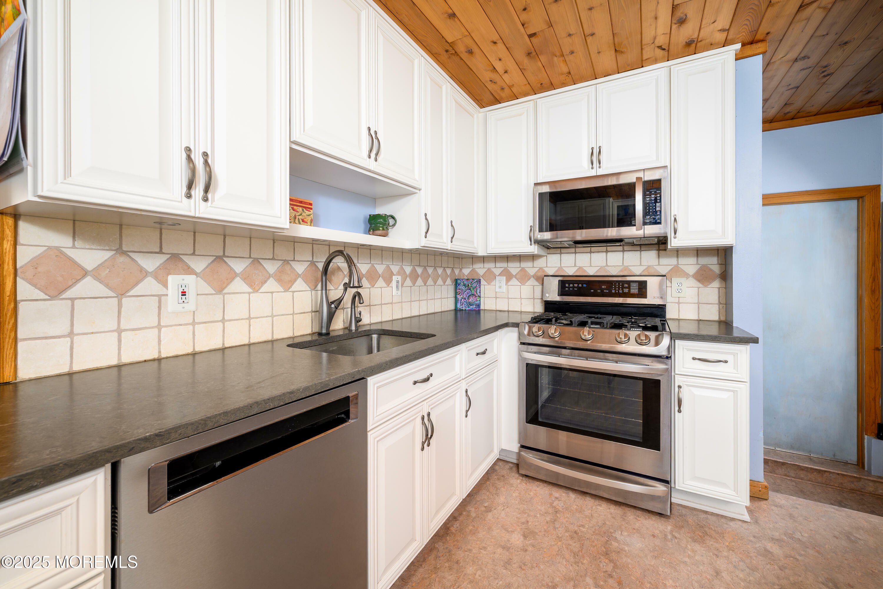 Property Photo: 5 Darien Circle NJ 07731