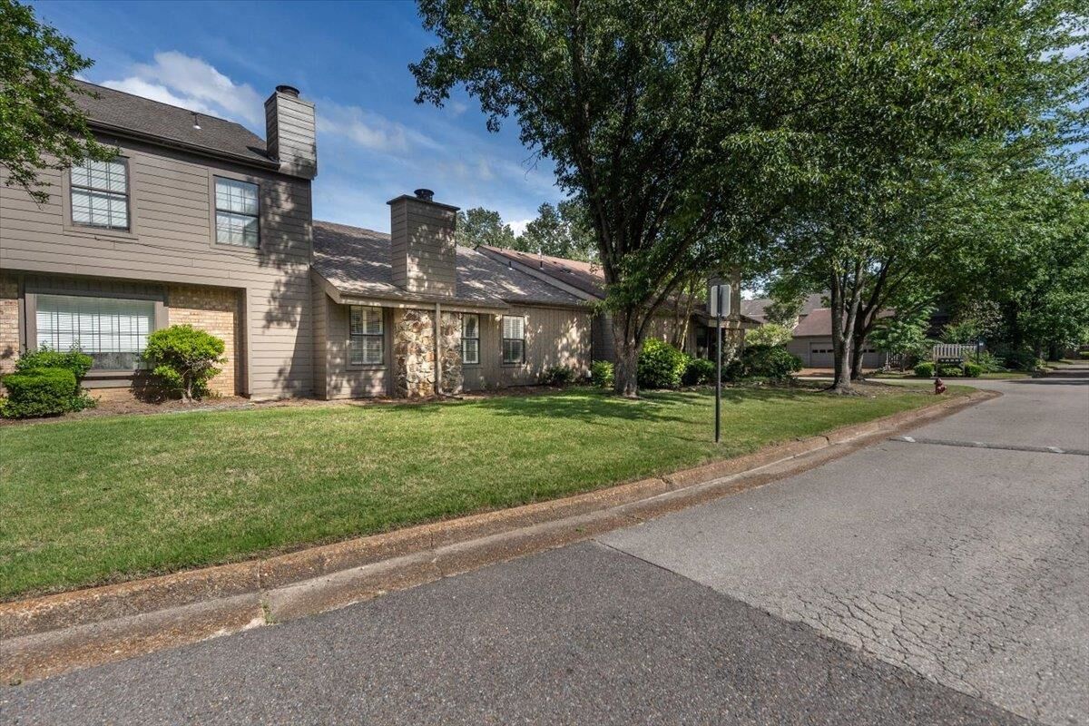 Property Photo:  1637 Shadow Moss Ln 27  TN 38138 