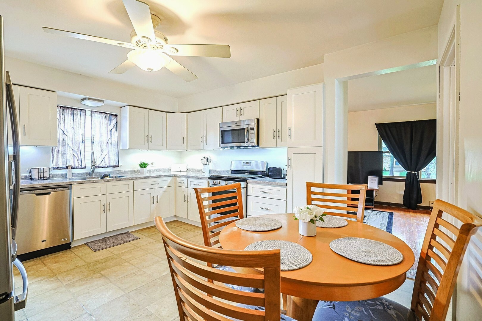Property Photo: 122 N Addison Road IL 60181