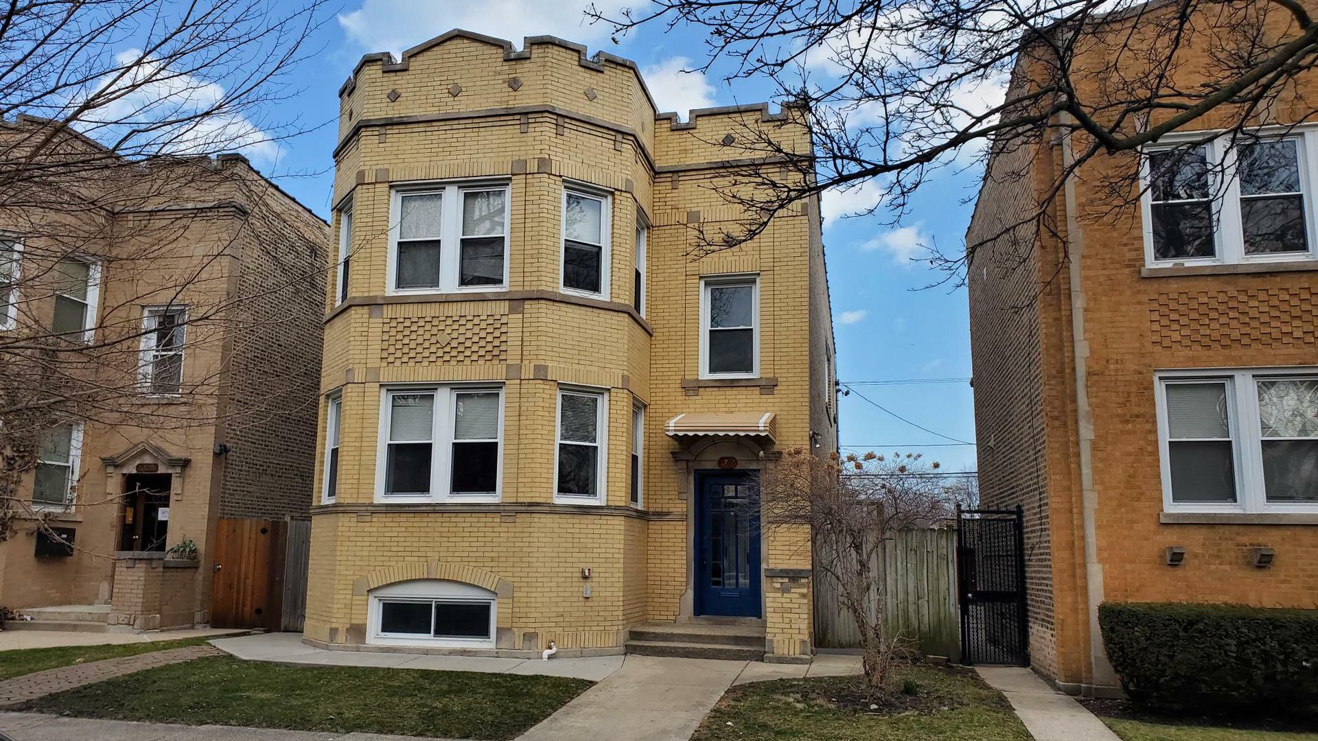 Property Photo: 6707 N Artesian Avenue 2 IL 60645