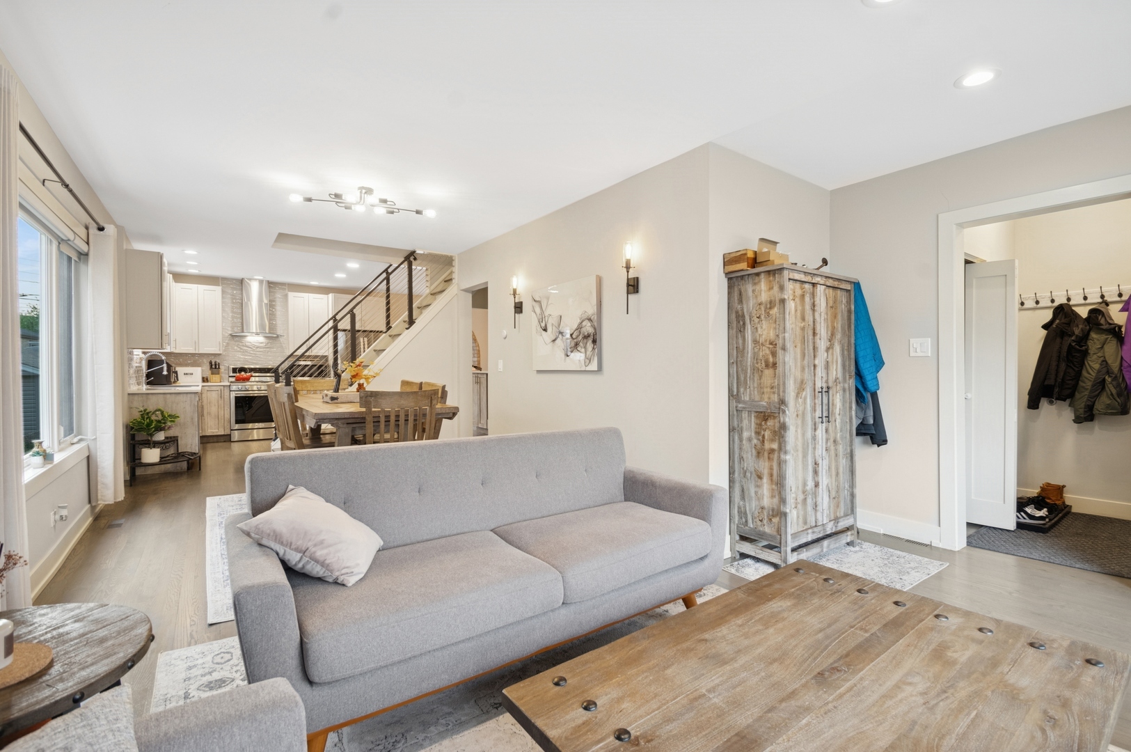 Property Photo: 5138 N Kolmar Avenue IL 60630