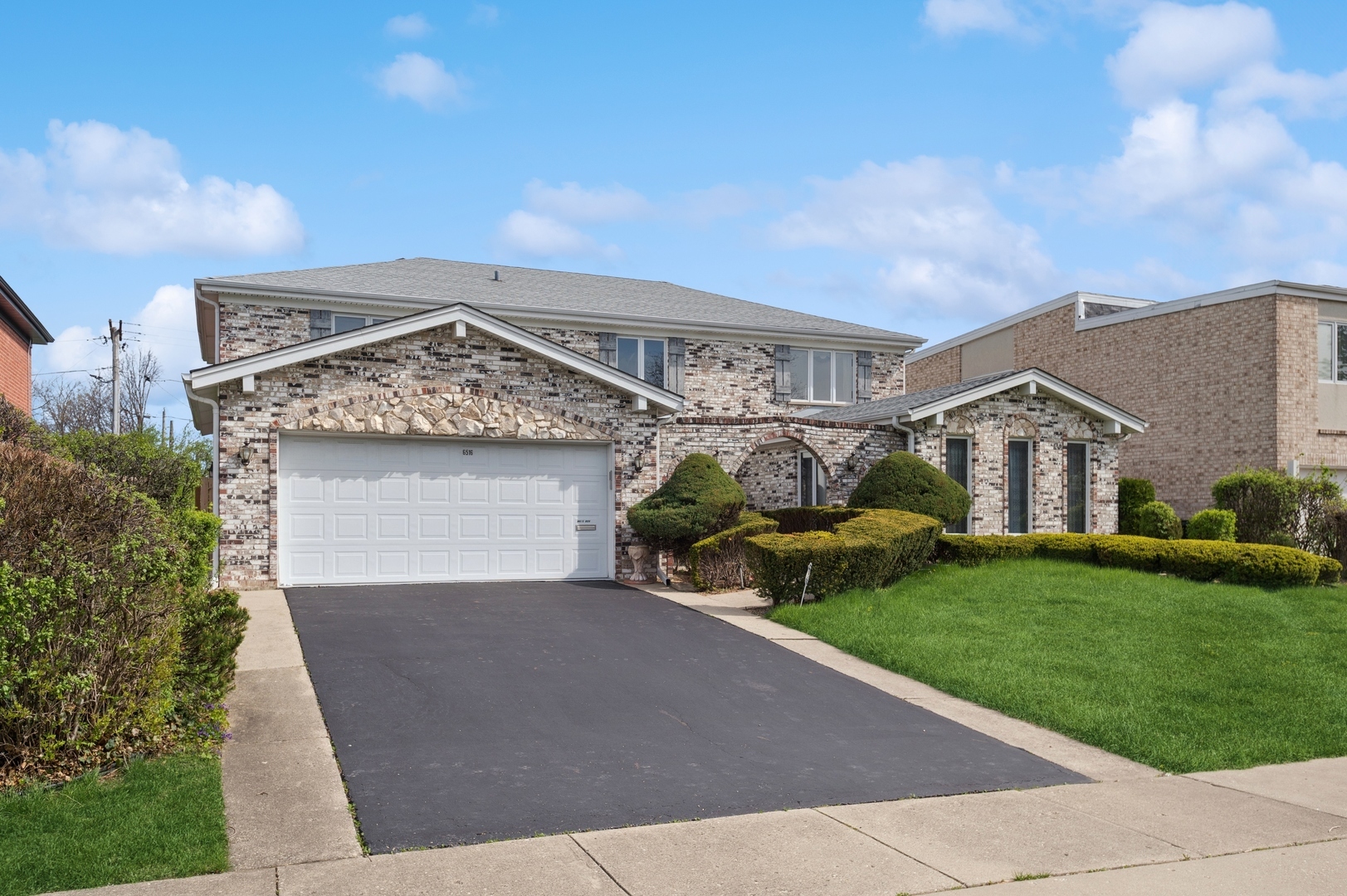 Property Photo: 6516 Hoffman Terrace IL 60053