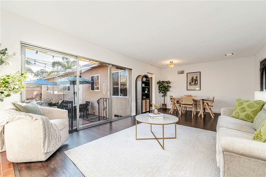 2750 Fanwood Avenue  Long Beach CA 90815 photo