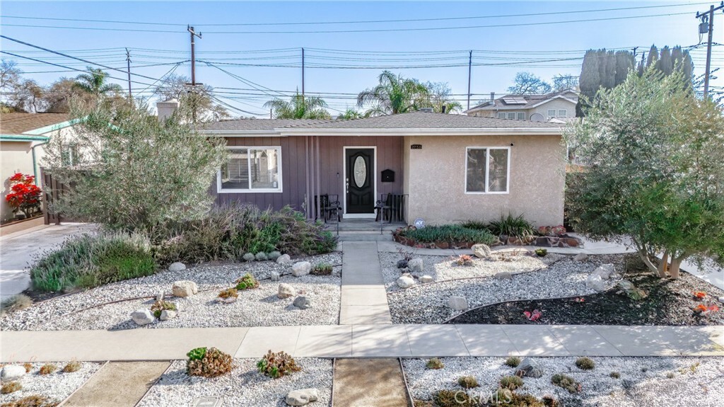 Property Photo: 2750 Fanwood Avenue CA 90815