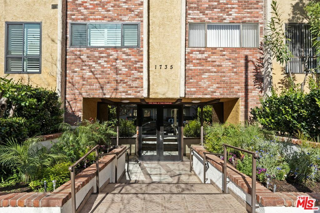 Property Photo:  1735 N Fuller Avenue 119  CA 90046 