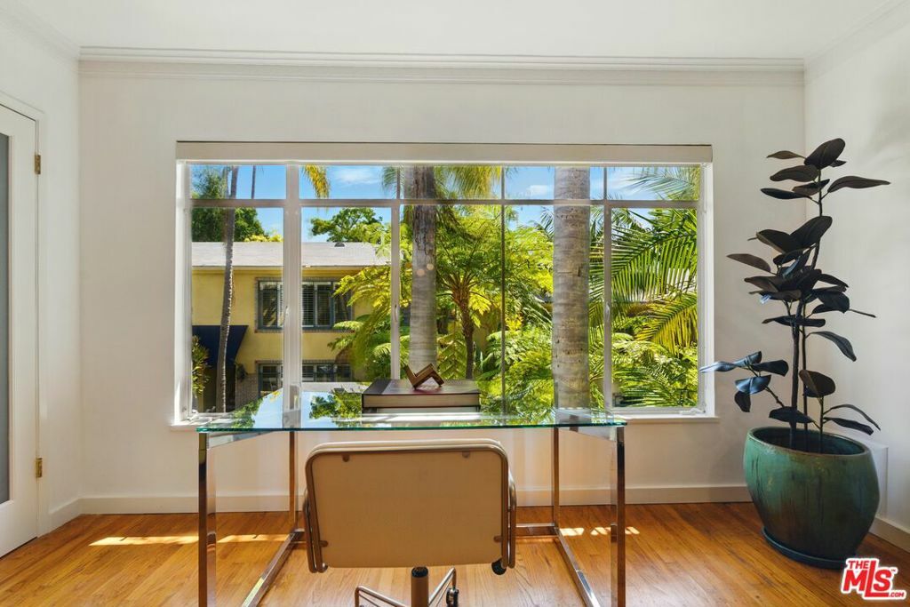 Property Photo: 1615 N Laurel Avenue 211 CA 90046
