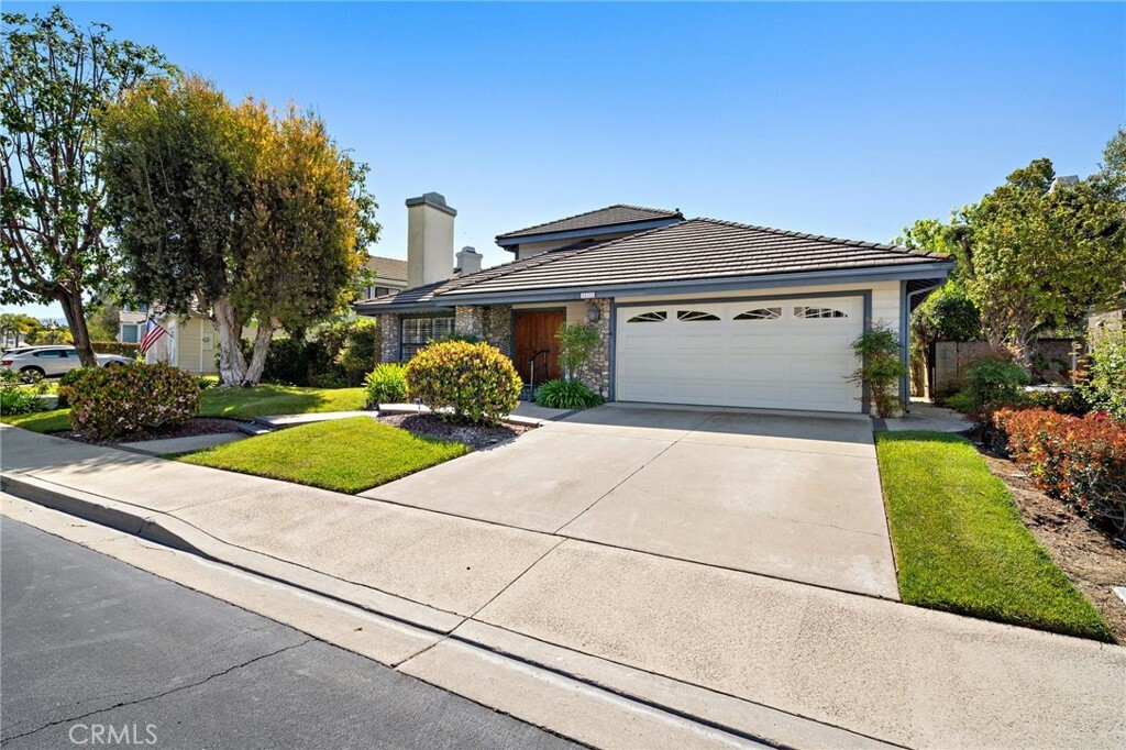 Property Photo: 28772 Hedgerow CA 92692