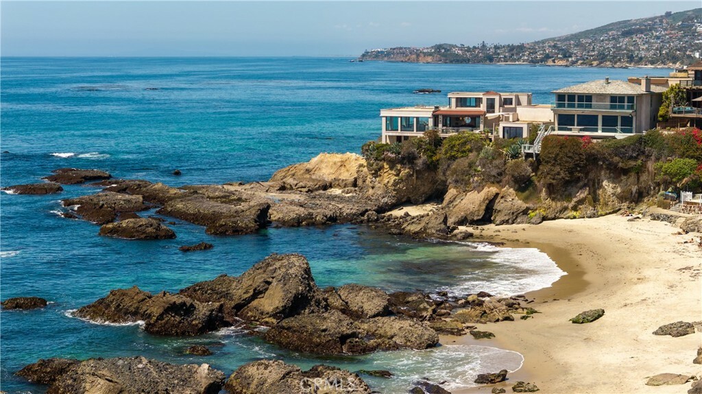 Property Photo:  1901 Ocean Way  CA 92651 