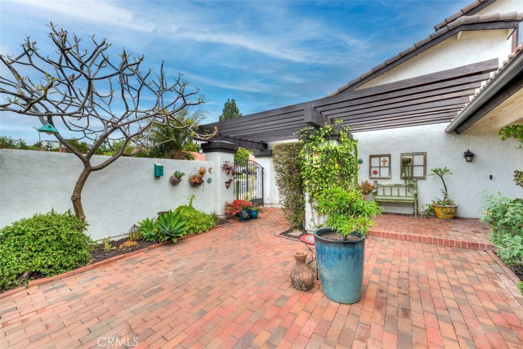 Property Photo:  26752 Magdalena Lane  CA 92691 