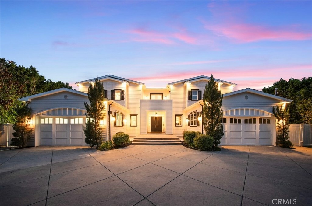 Property Photo: 17528 Jayden Lane CA 91316