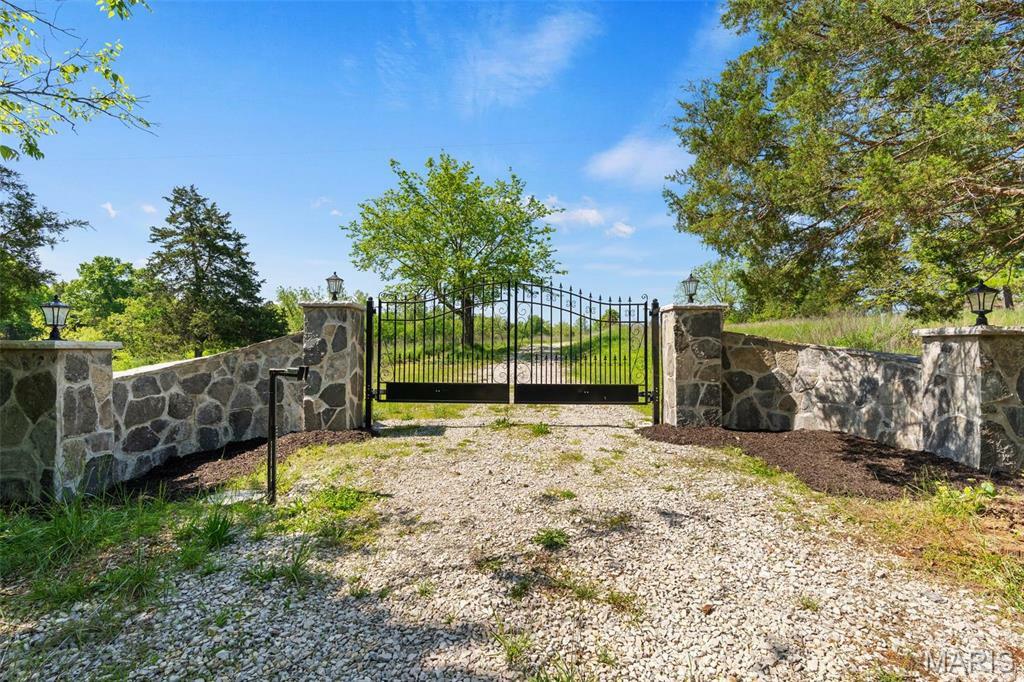 Property Photo:  10715 Calico Road  MO 63030 