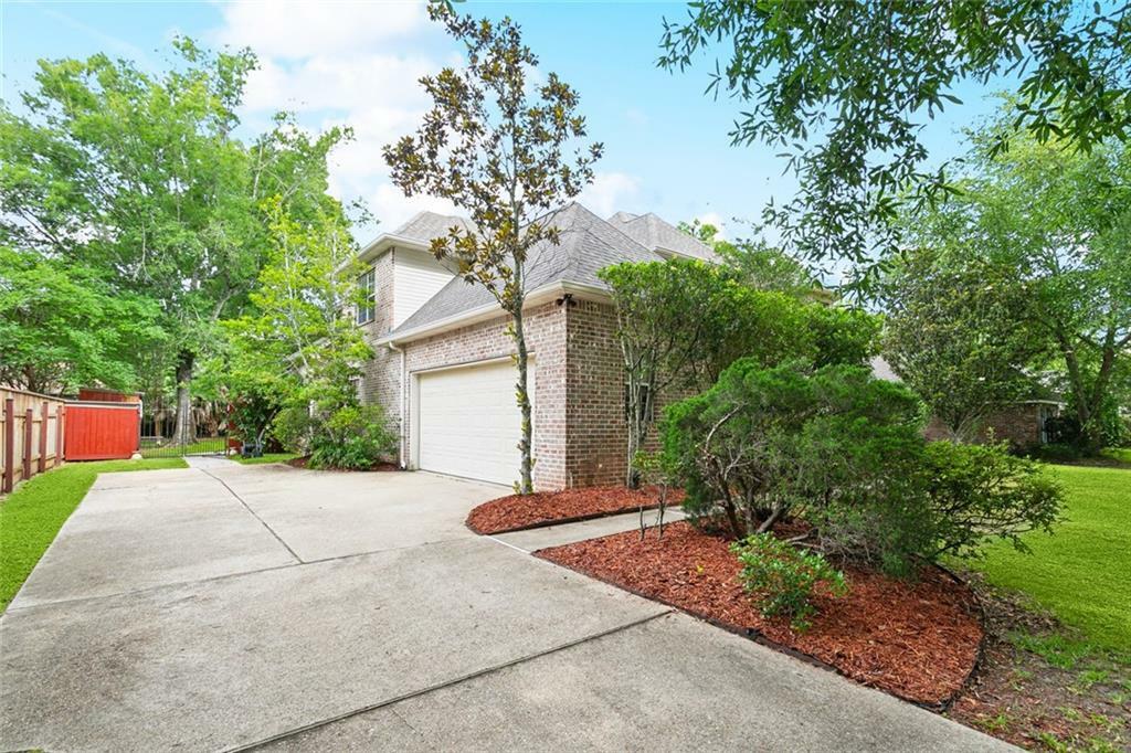 Property Photo: 1045 Whitetail Drive LA 70448