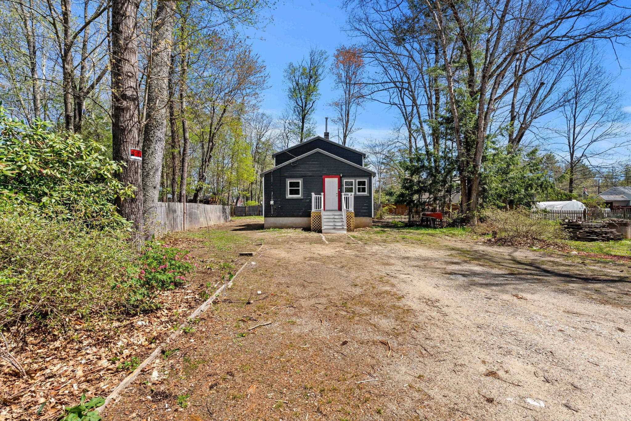Property Photo: 6 Beach Street NH 03044-3565