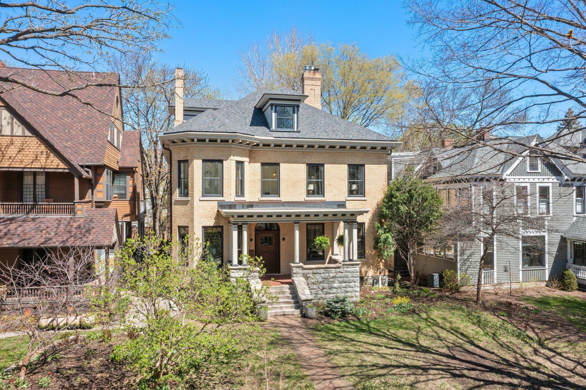 Property Photo: 463 Ashland Avenue MN 55102