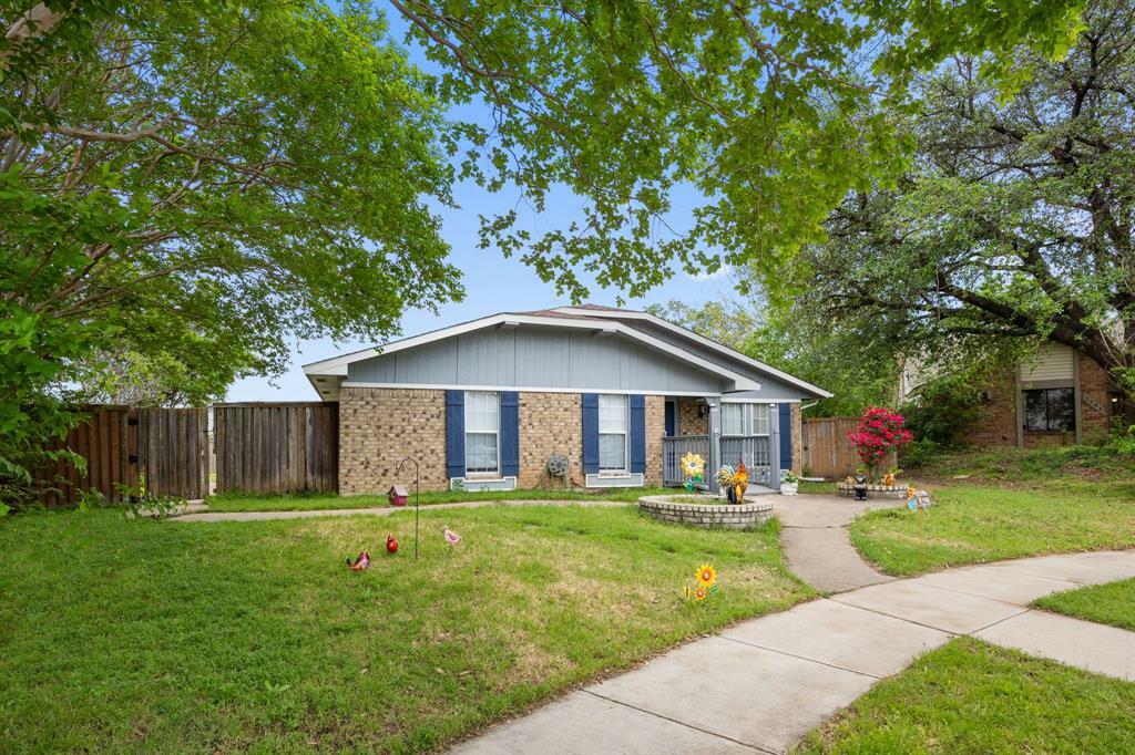 Property Photo: 1706 Delaford Circle TX 75007