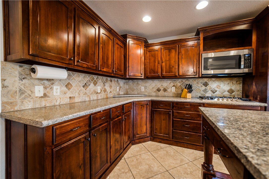 Property Photo: 2915 N 15th Place AR 72756