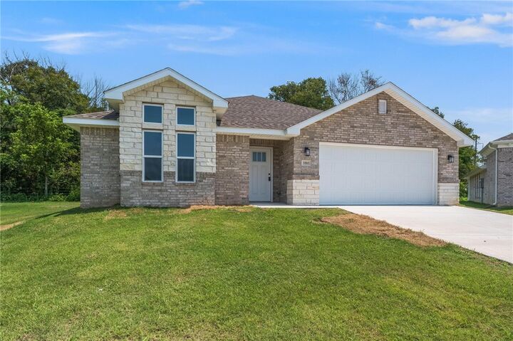 Property Photo:  3503 N Wiley Drive  AR 72761 