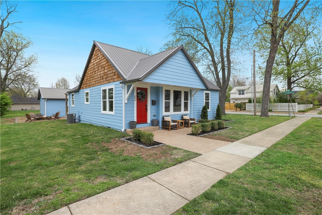 606 SW 4th Street  Bentonville AR 72712 photo