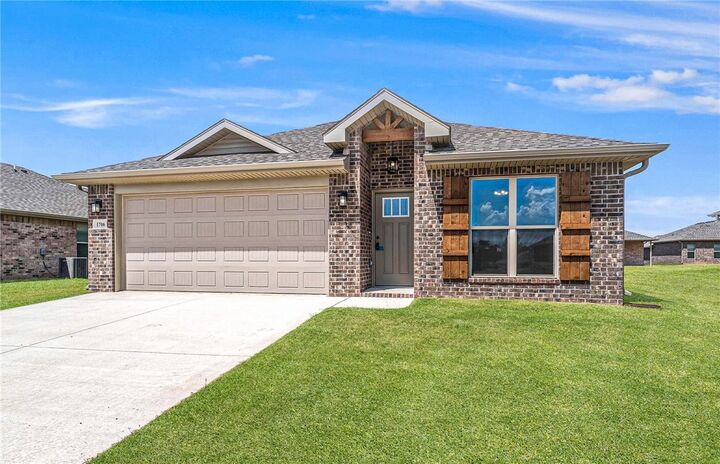 Property Photo:  1705 Ferguson Street  AR 72751 