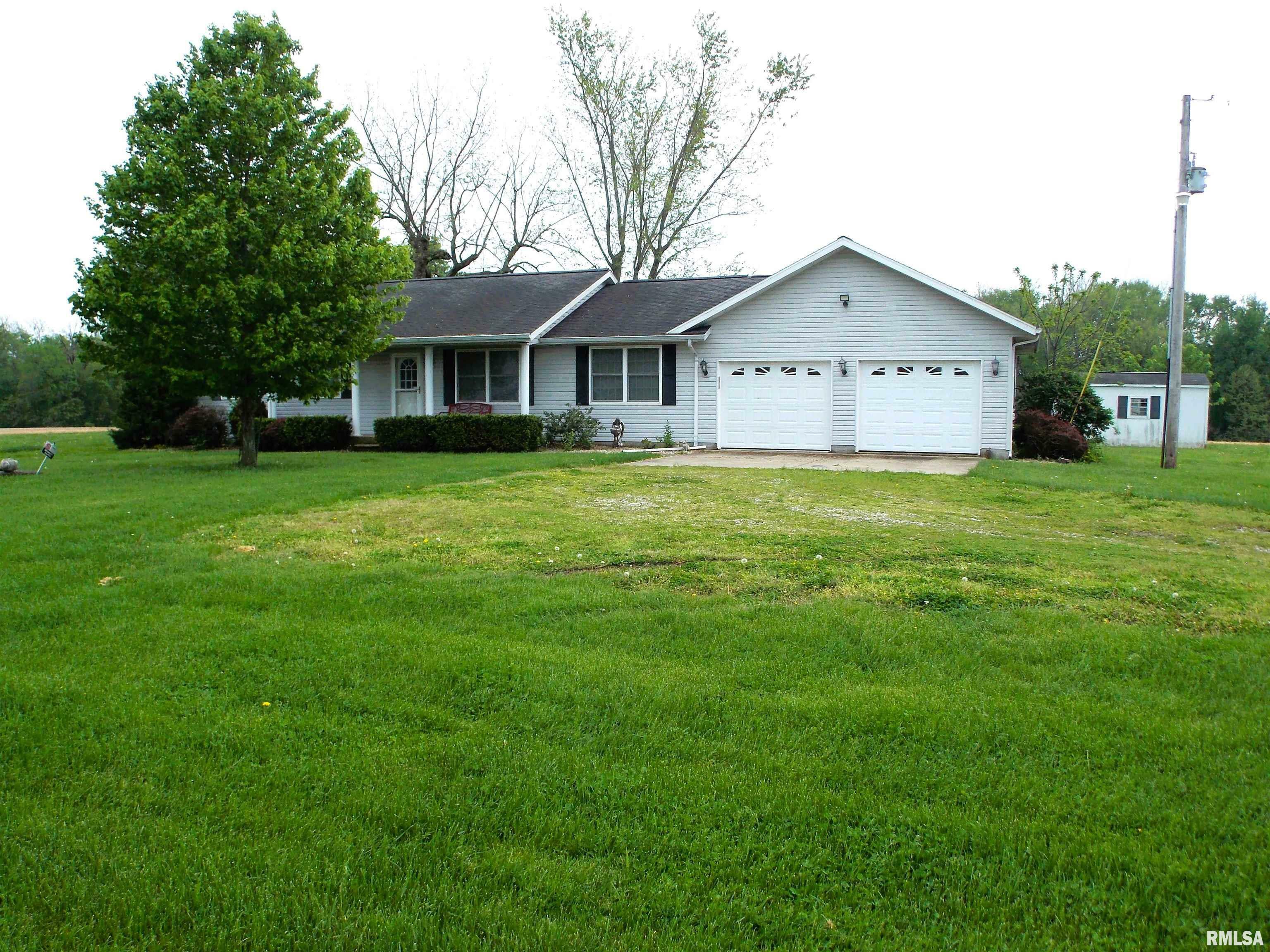 Property Photo: 19880 Persimmon Tree Road IL 62801