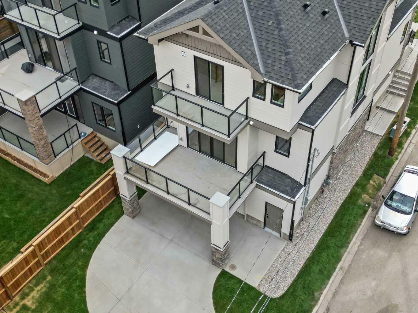 Property Photo:  1516 22 Avenue SW  AB T2T 0R5 