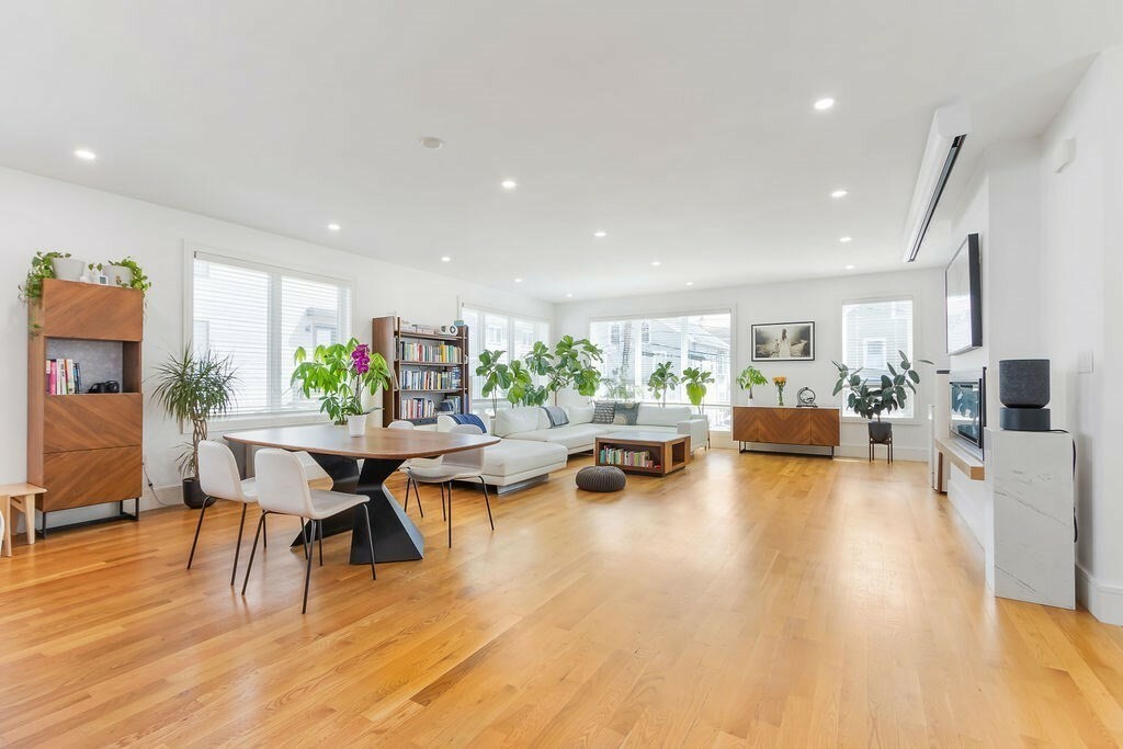 Property Photo:  36 Taylor St 1  MA 02453 