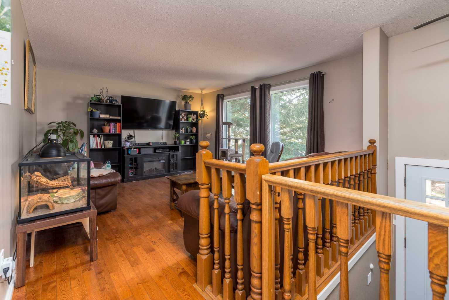 Photo de la propriété: 2705 52 Avenue AB T9V 2L3