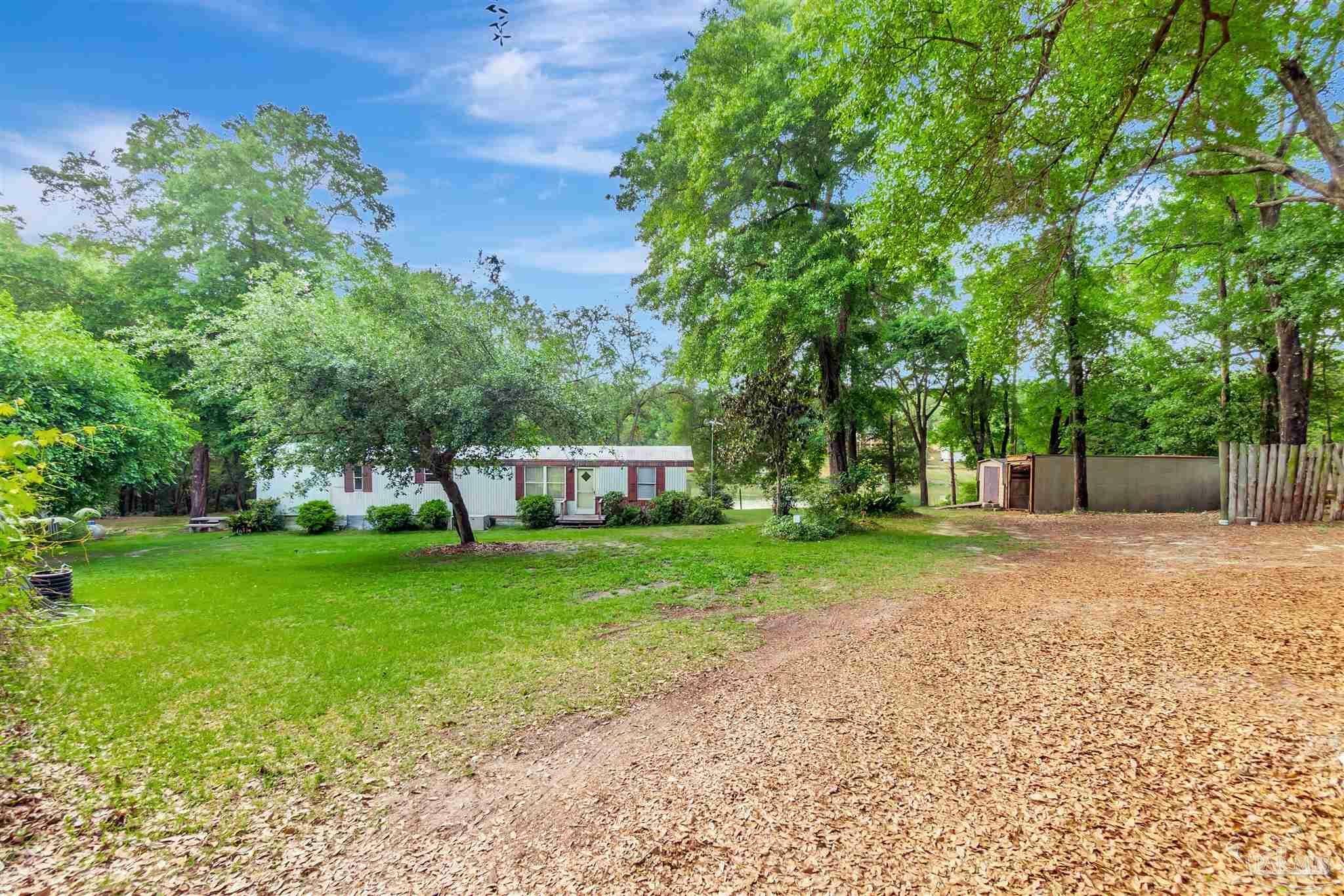 Property Photo: 11210 S Lakeview Dr FL 32583