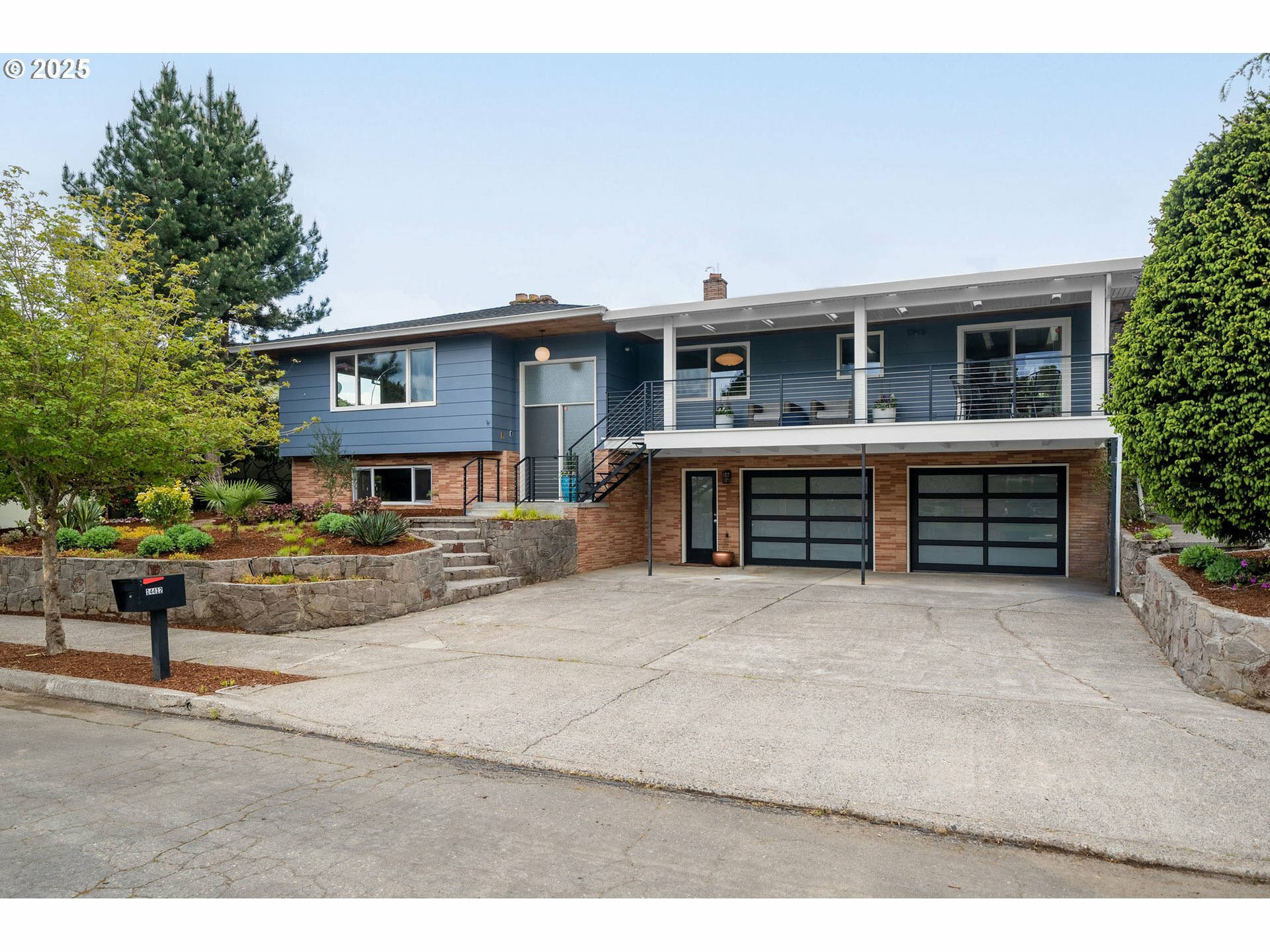 Property Photo: 14412 NE Beech St OR 97230