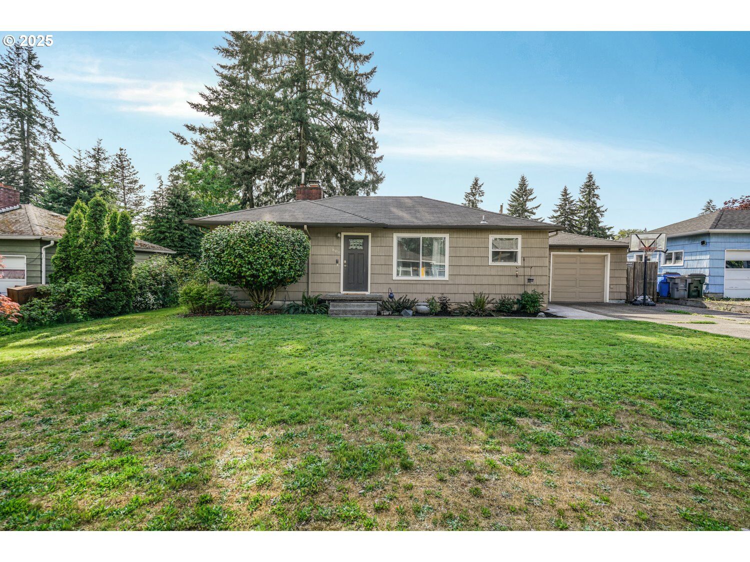 Property Photo:  800 SE 102nd Ave  WA 98664 