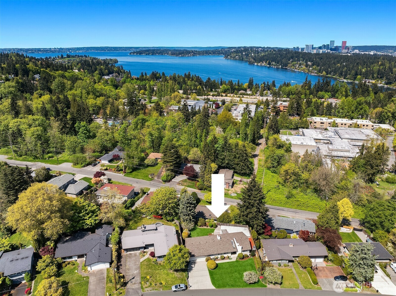 Property Photo: 9750 SE 41st Street WA 98040