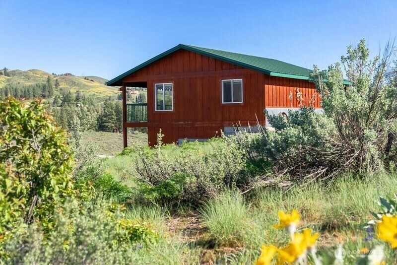 Property Photo: 3 Northcott Road WA 98862