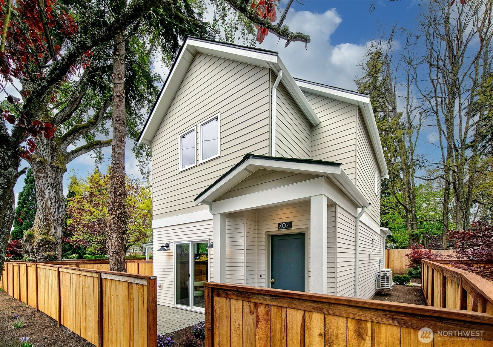 Property Photo: 704 N 107th Street WA 98133