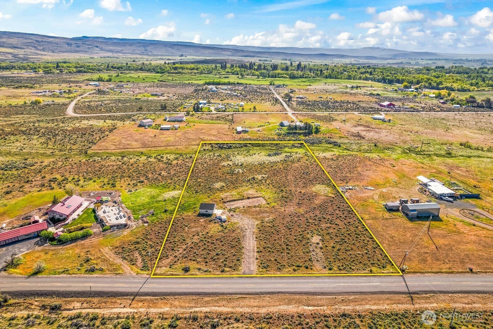 Property Photo: 11230 Wilson Creek Road WA 98926