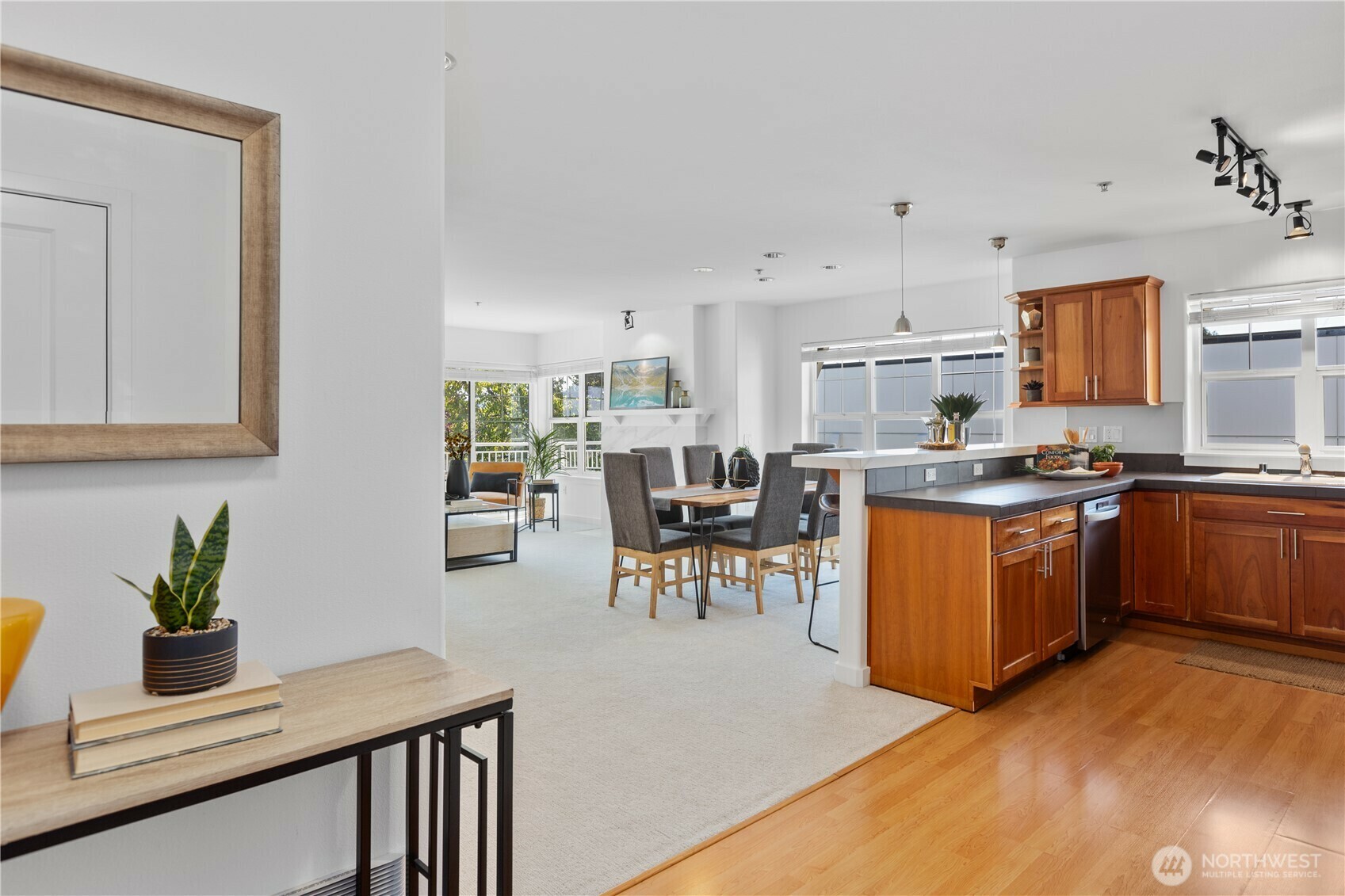 Property Photo: 1415 6th Avenue N 404 WA 98109