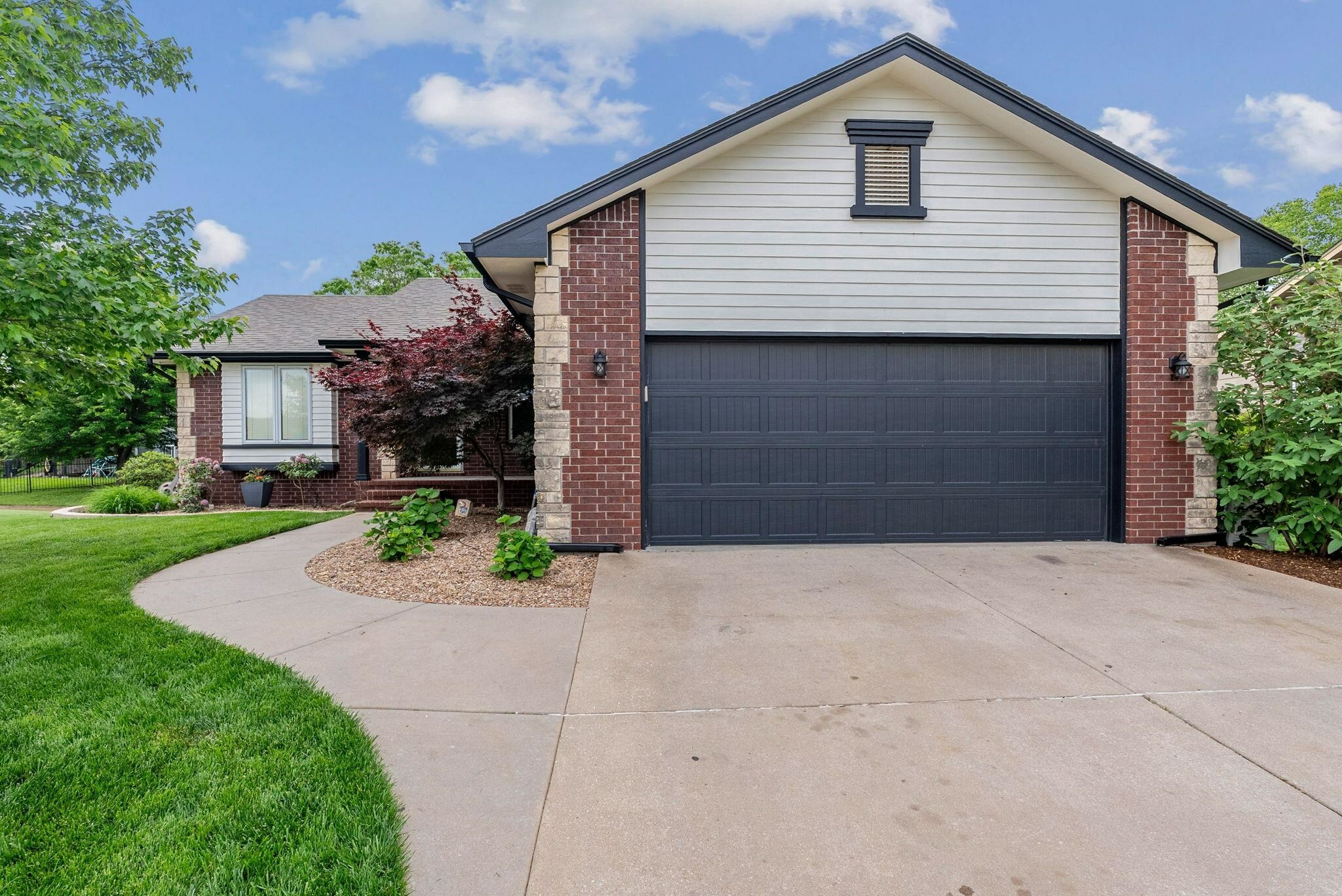 Property Photo: 1743 E Oxford Cir KS 67037