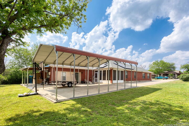 Property Photo:  2208 / 2212 Arbor Pl  TX 78207 