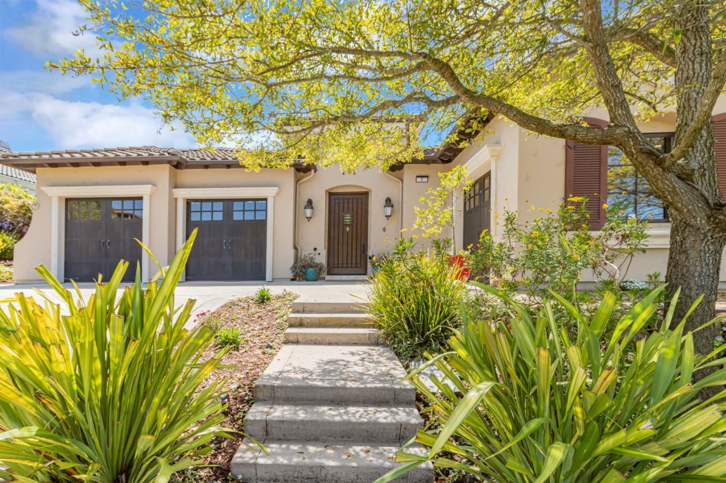 Property Photo: 7 Stonebrae Road CA 94542