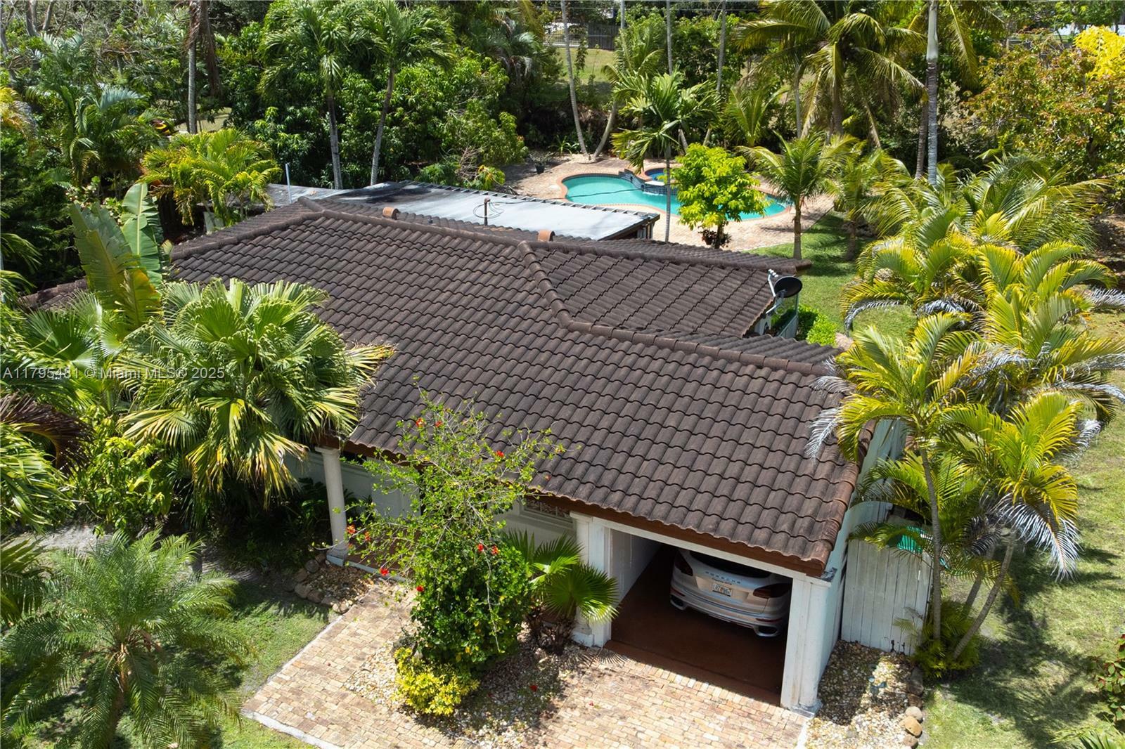 5644 SW 69th Ave  Miami FL 33143 photo