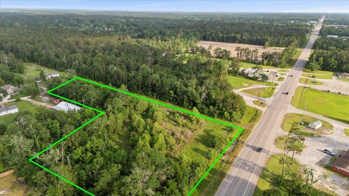 Property Photo: 7812 N Hwy 87 TX 77632