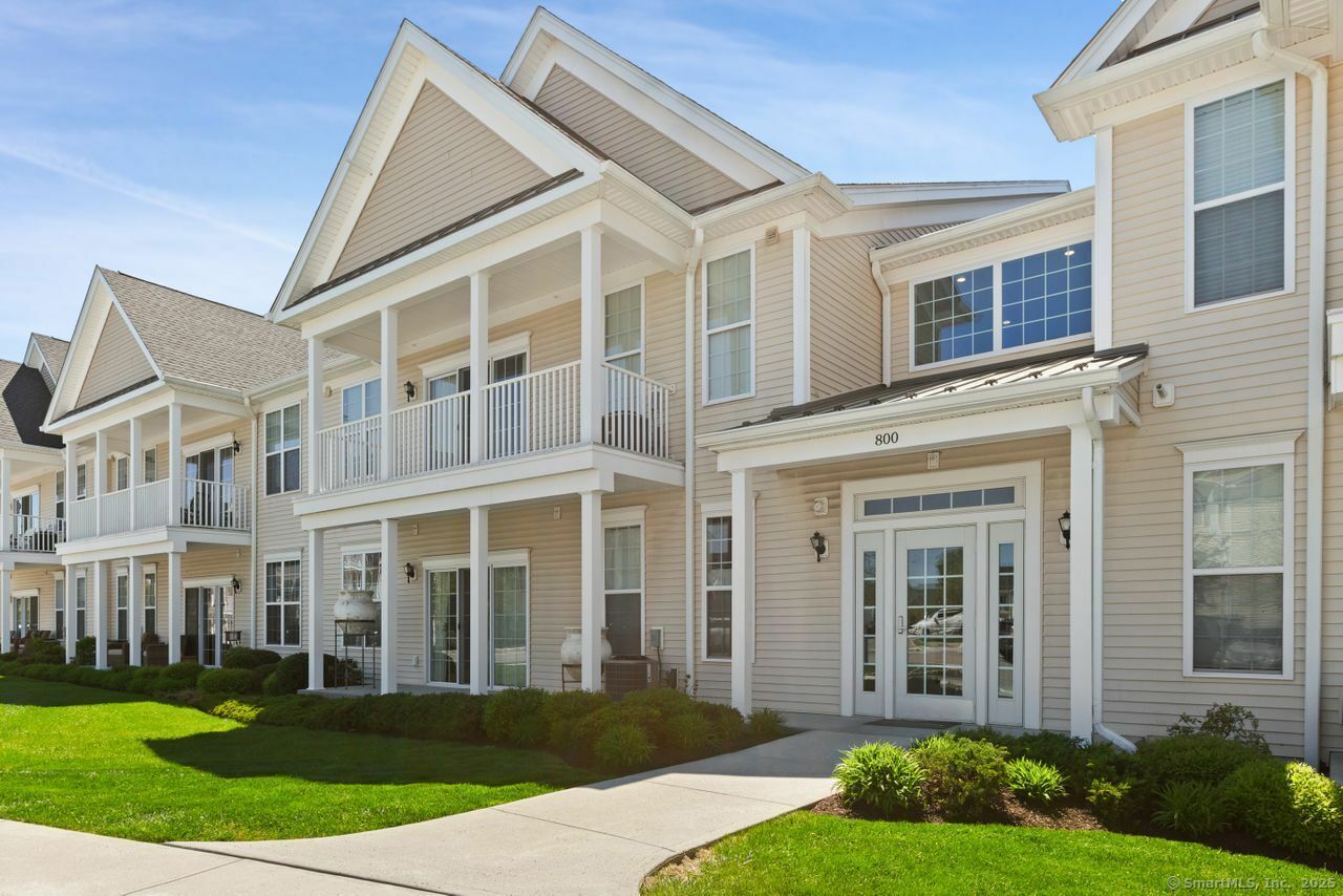 Property Photo: 823 Center Meadow Lane 823 CT 06810