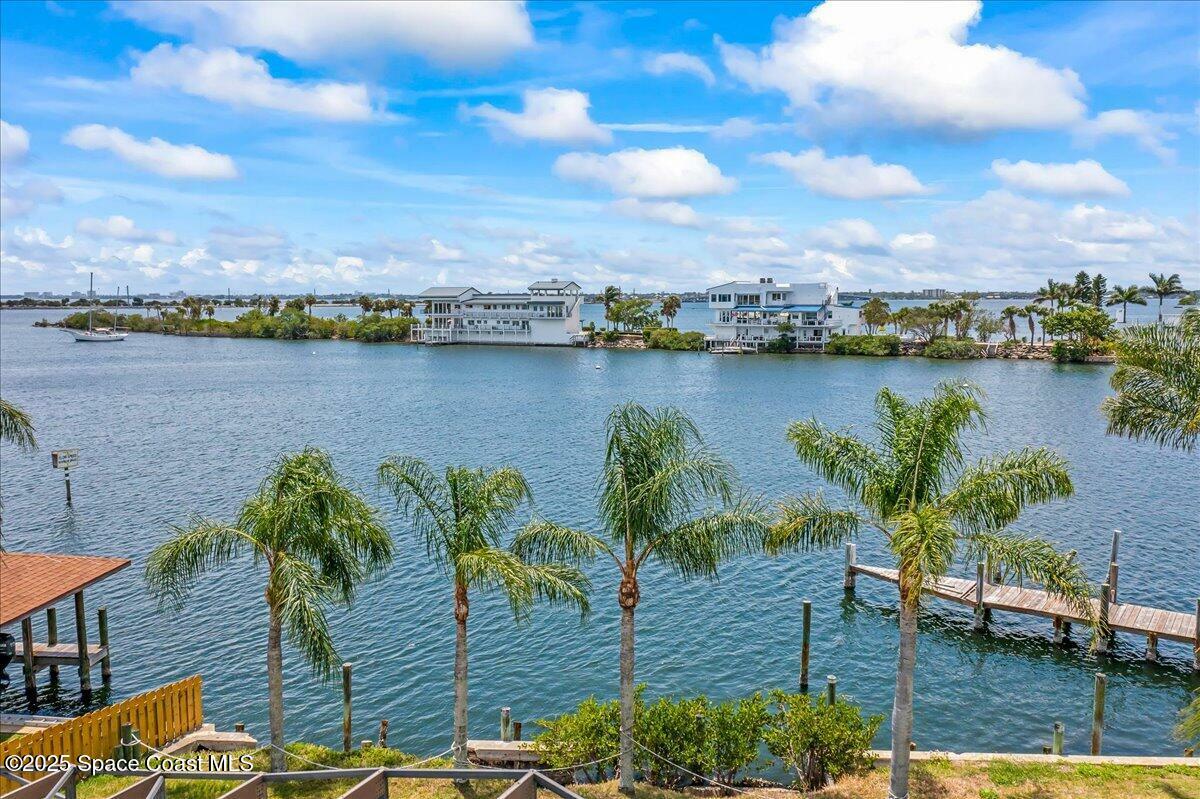 Property Photo: 526 Andros Lane FL 32937