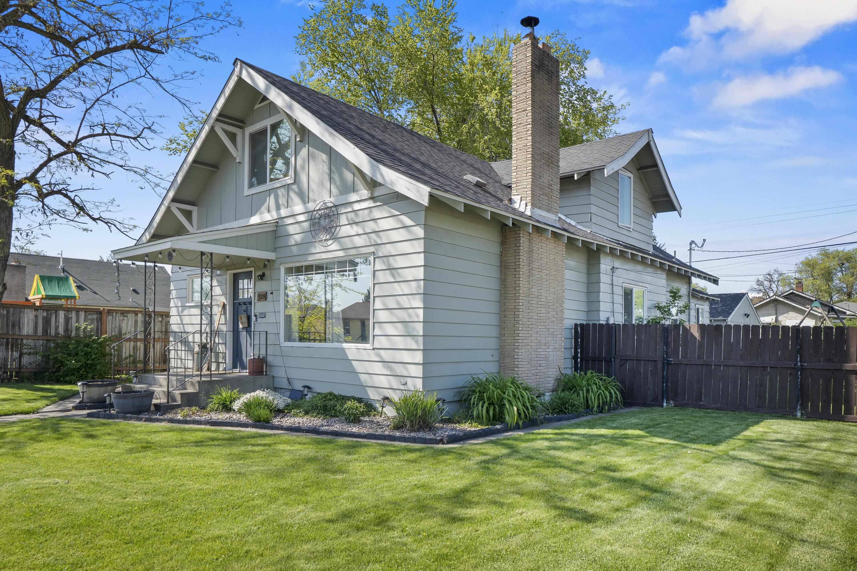 Property Photo: 929 E Walton Ave WA 99207
